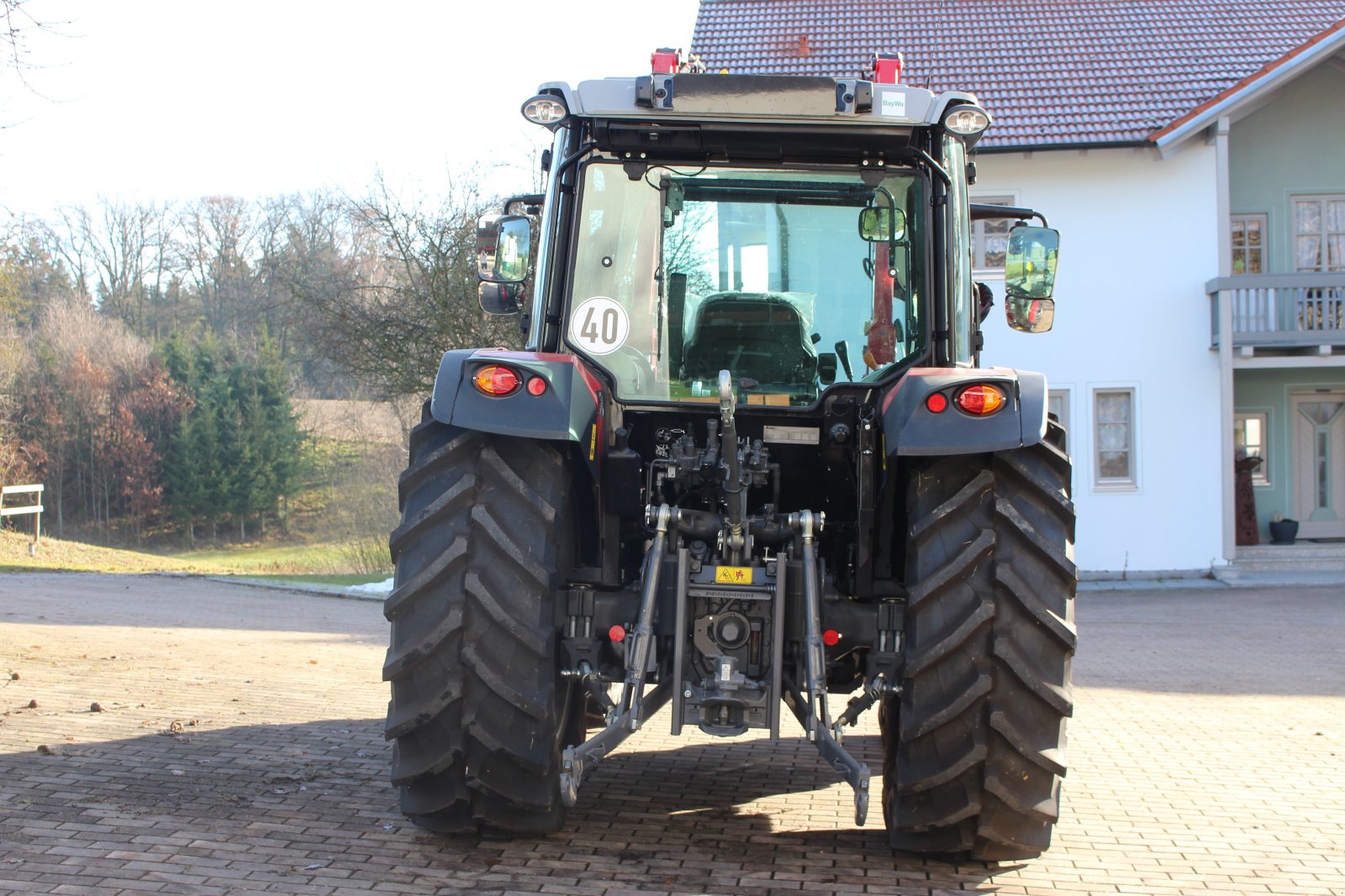 Traktor des Typs Massey Ferguson 4708, Neumaschine in Niedertaufkirchen (Bild 3)