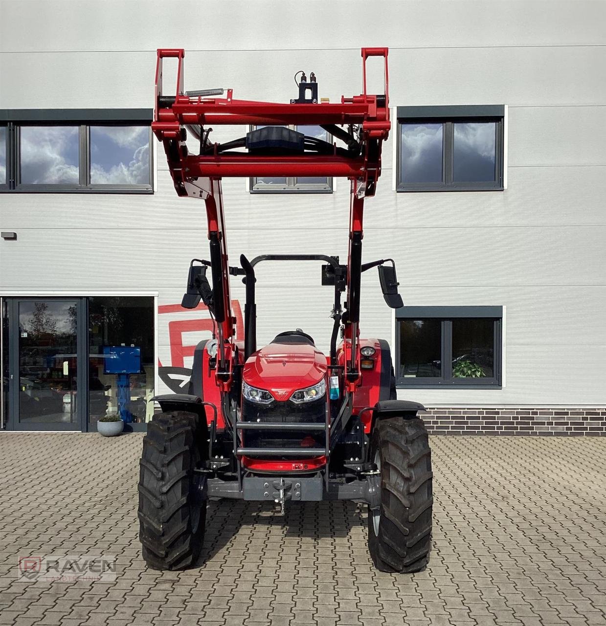 Traktor a típus Massey Ferguson 4708M Non Cab Platform Essential, Neumaschine ekkor: Sulingen (Kép 2)