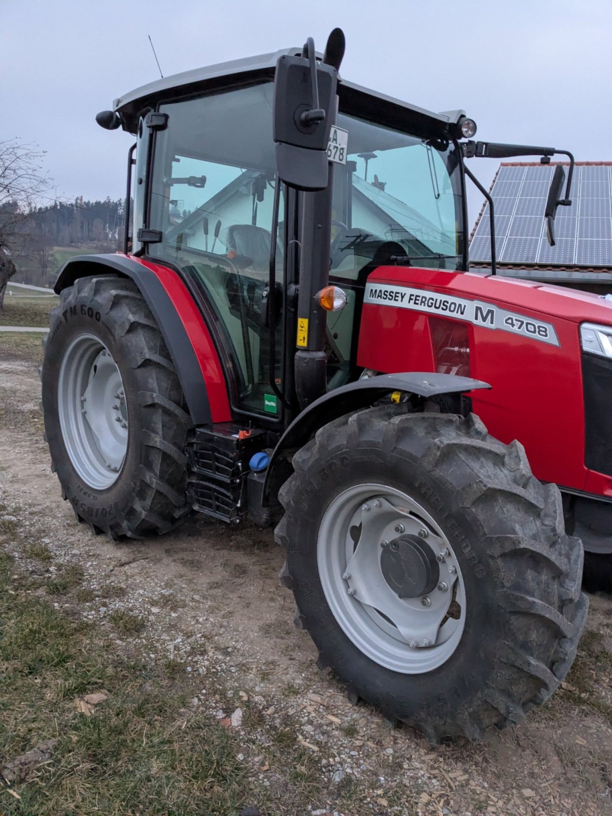 Traktor типа Massey Ferguson 4708M, Gebrauchtmaschine в Baierbach (Фотография 1)