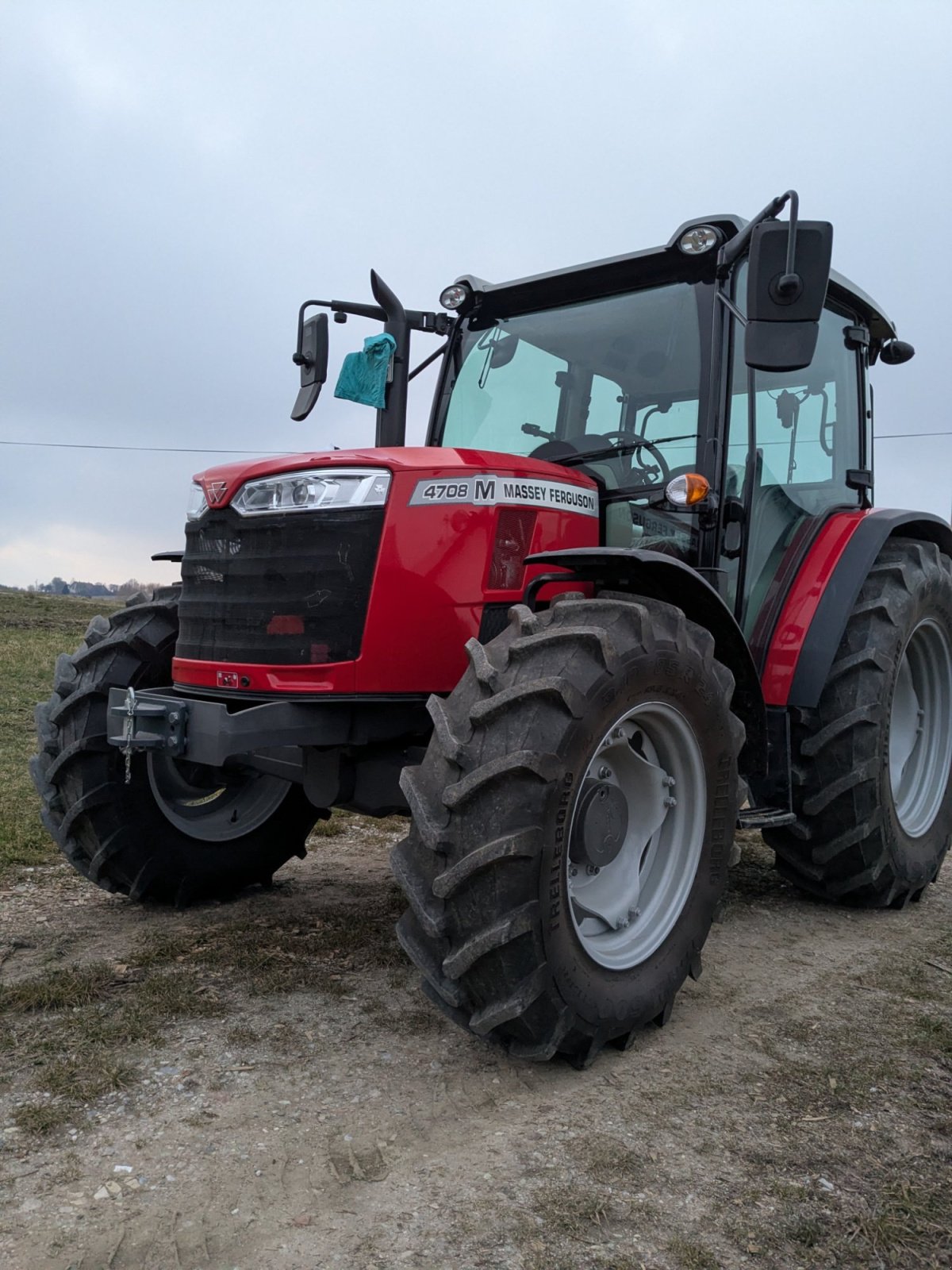 Traktor типа Massey Ferguson 4708M, Gebrauchtmaschine в Baierbach (Фотография 4)