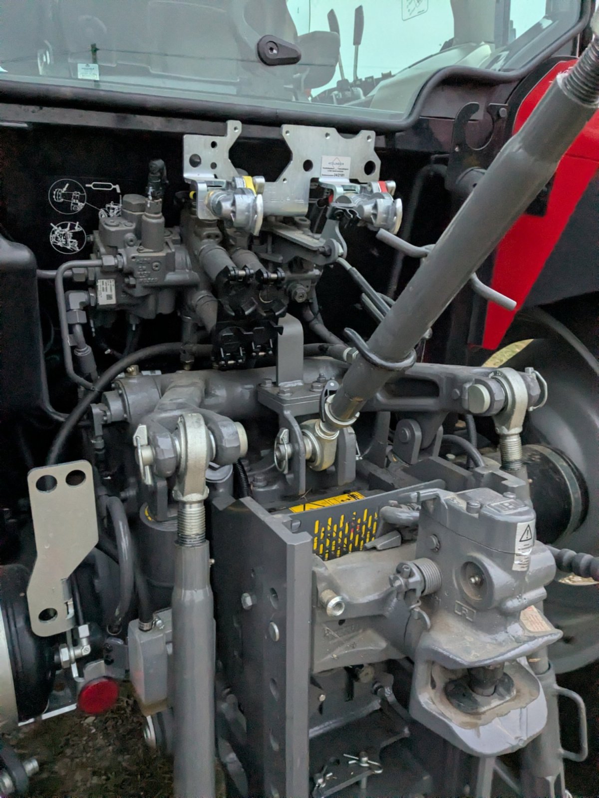 Traktor типа Massey Ferguson 4708M, Gebrauchtmaschine в Baierbach (Фотография 7)