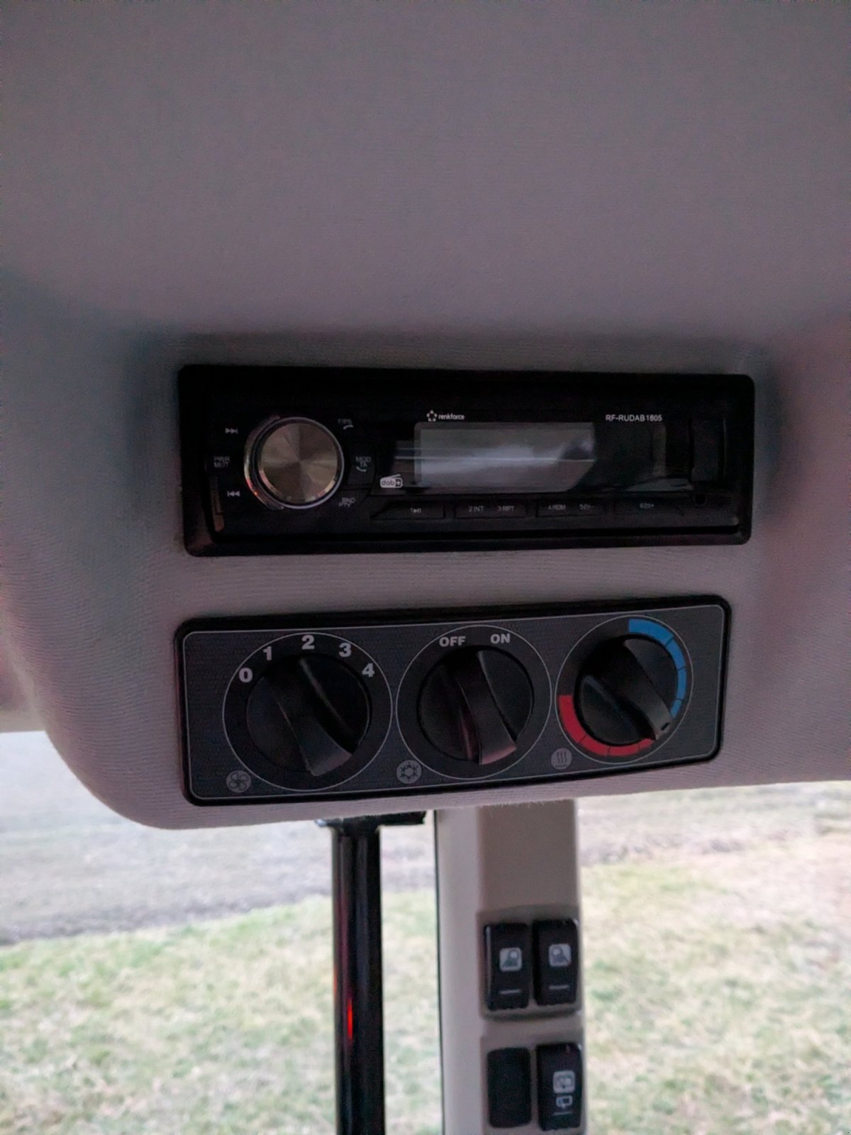 Traktor типа Massey Ferguson 4708M, Gebrauchtmaschine в Baierbach (Фотография 11)