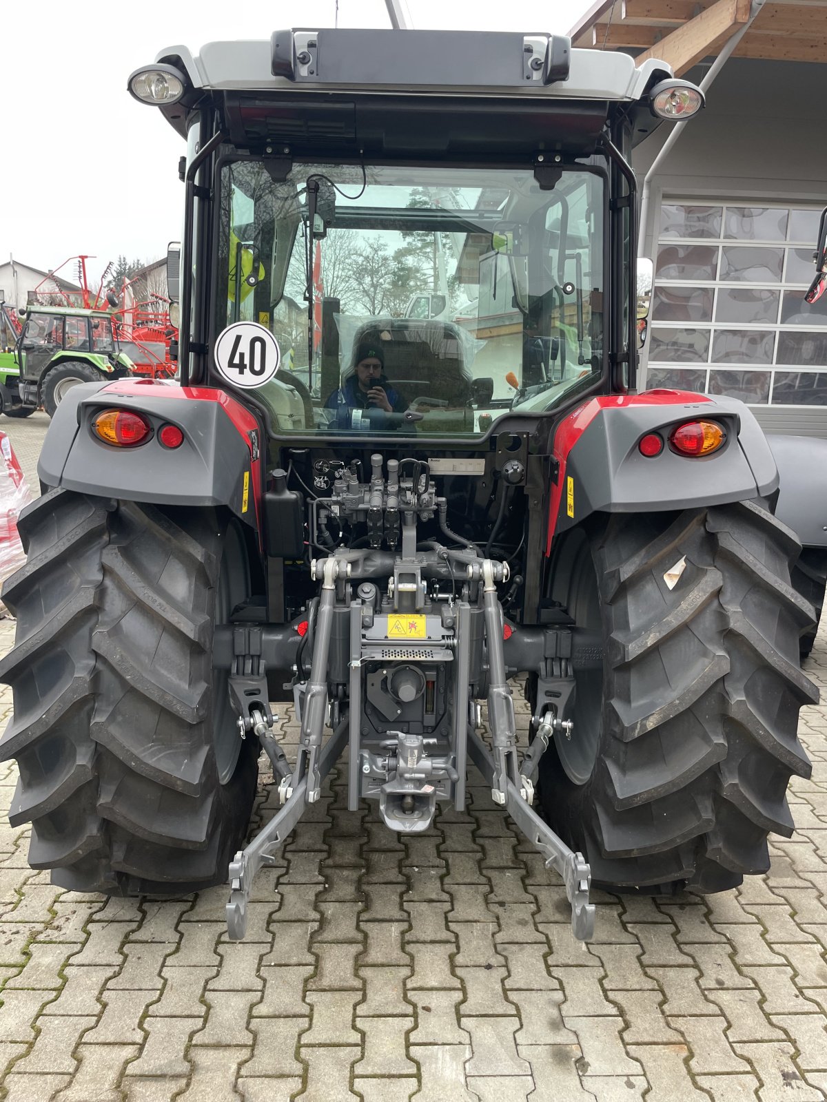 Traktor of the type Massey Ferguson 4709 Dyna2, Neumaschine in Amerang (Picture 4)