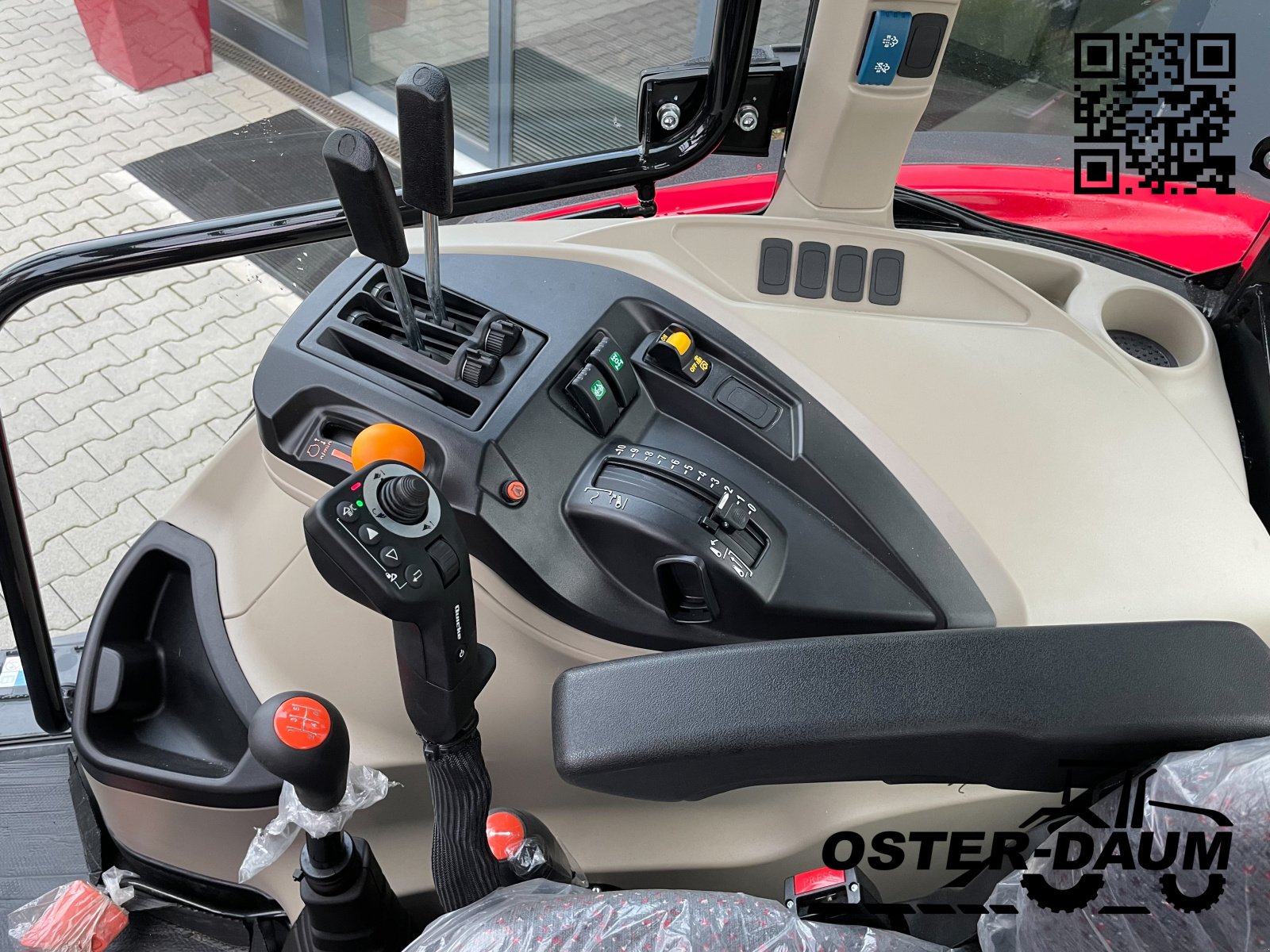 Traktor of the type Massey Ferguson 4709 M 12x12, Neumaschine in Kaisersesch (Picture 15)