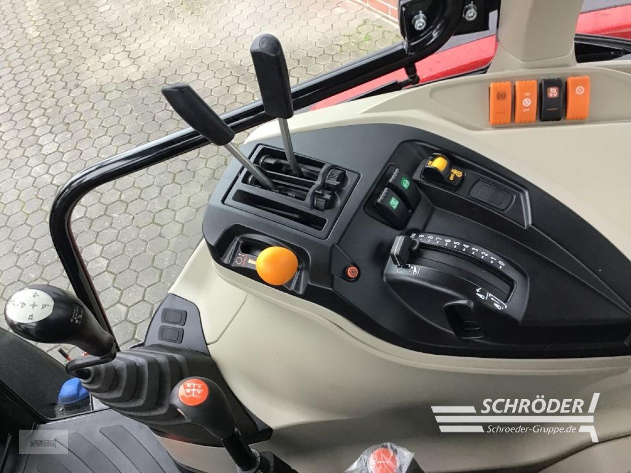 Traktor от тип Massey Ferguson 4709 M CAB ESSENTIAL, Neumaschine в Völkersen (Снимка 2)