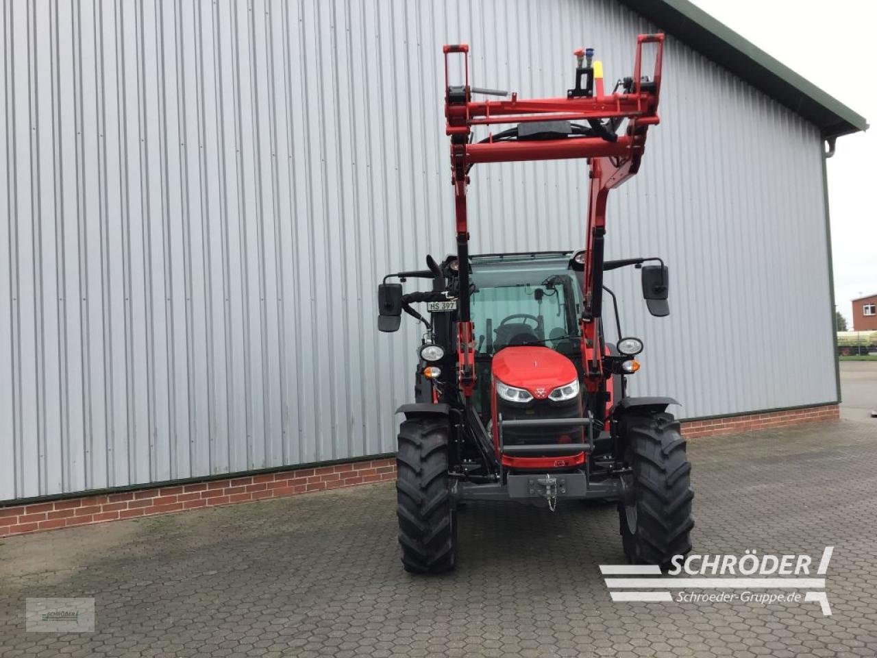 Traktor от тип Massey Ferguson 4709 M CAB ESSENTIAL, Neumaschine в Völkersen (Снимка 8)