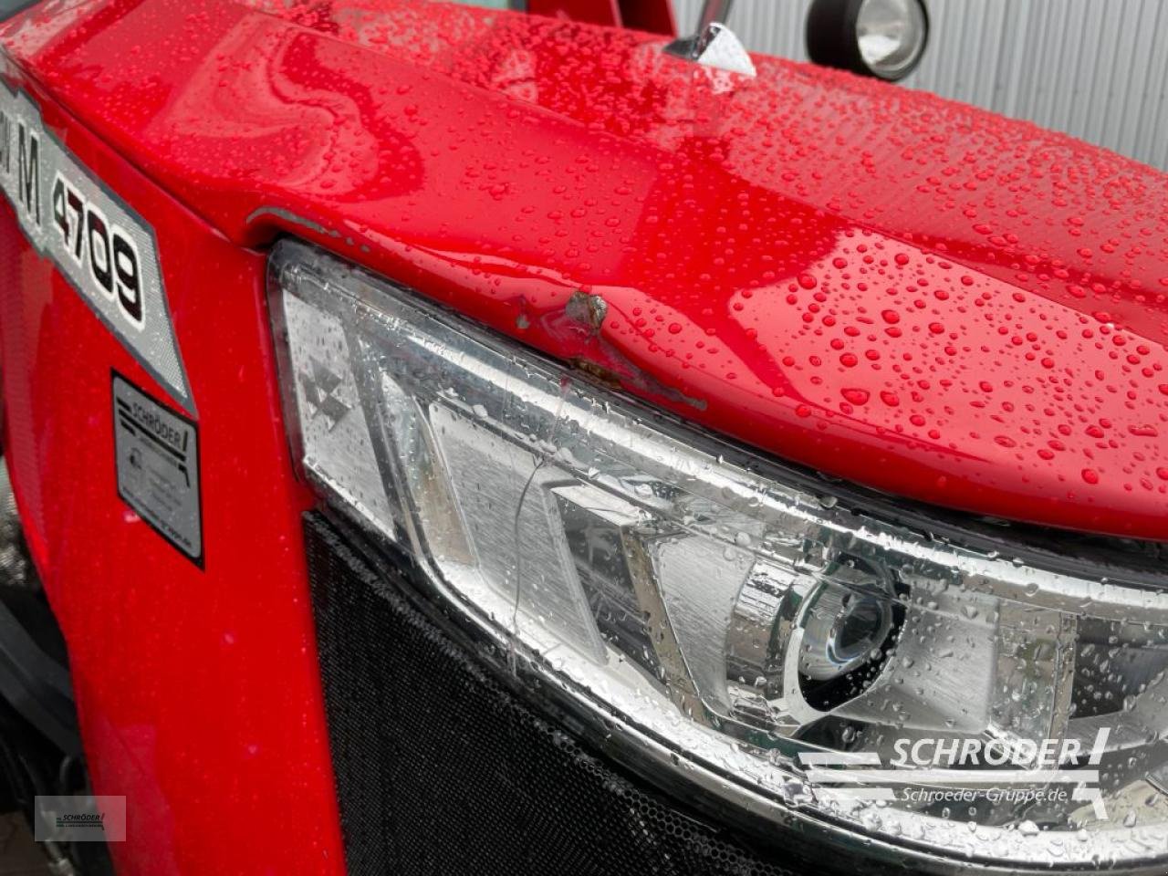 Traktor типа Massey Ferguson 4709 M CAB ESSENTIAL, Gebrauchtmaschine в Wildeshausen (Фотография 3)