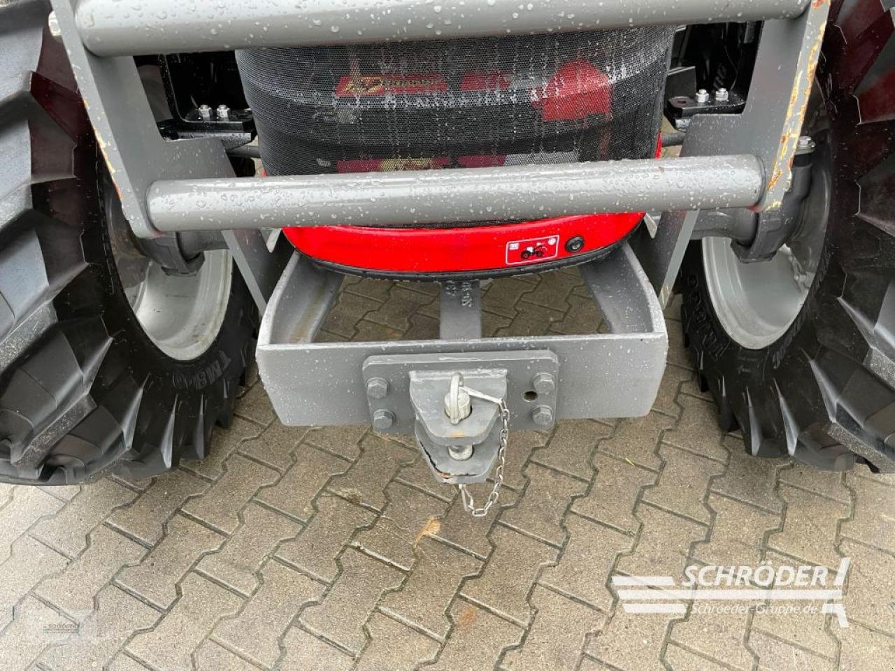 Traktor типа Massey Ferguson 4709 M CAB ESSENTIAL, Gebrauchtmaschine в Wildeshausen (Фотография 10)