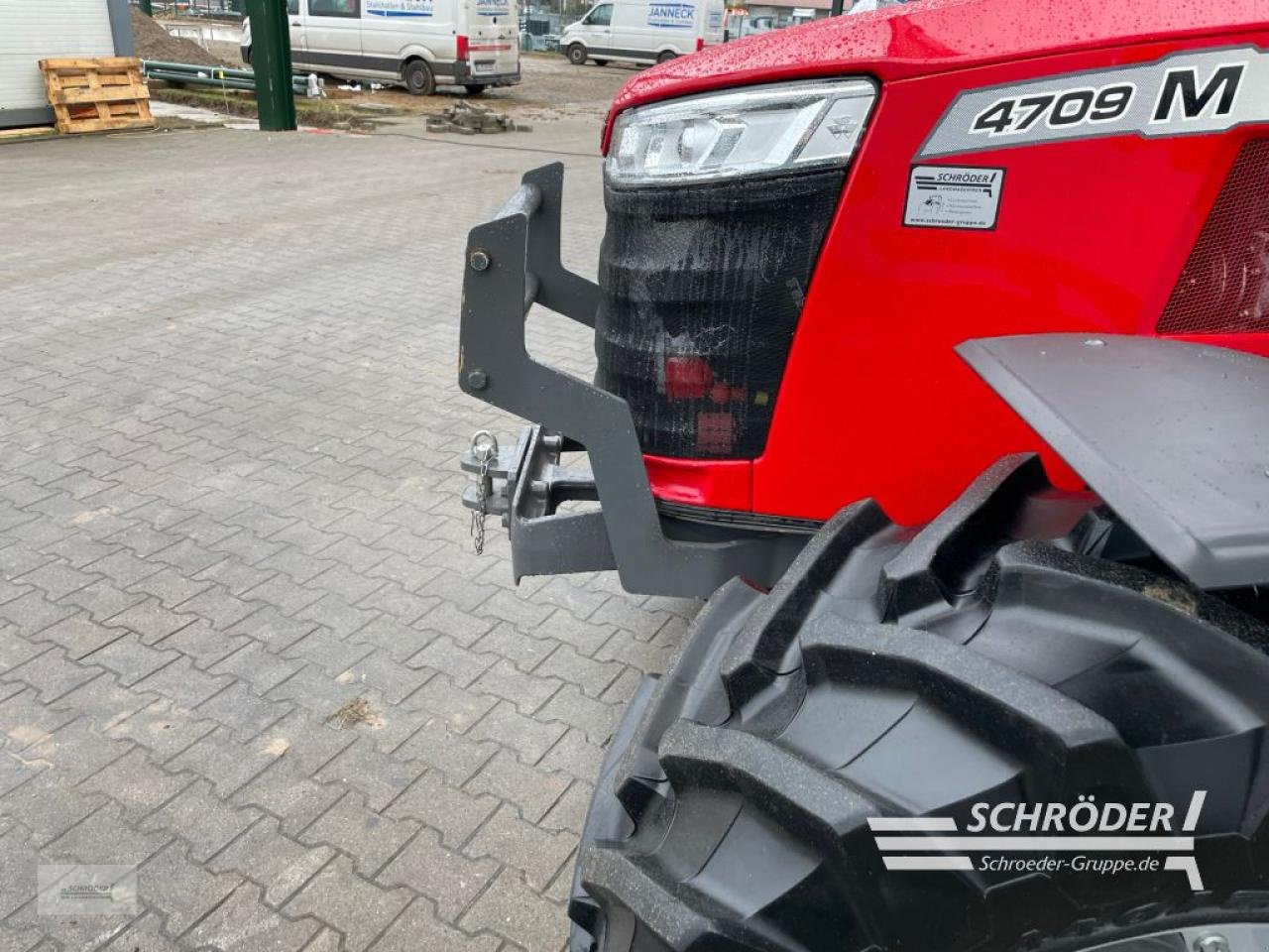 Traktor типа Massey Ferguson 4709 M CAB ESSENTIAL, Gebrauchtmaschine в Wildeshausen (Фотография 12)