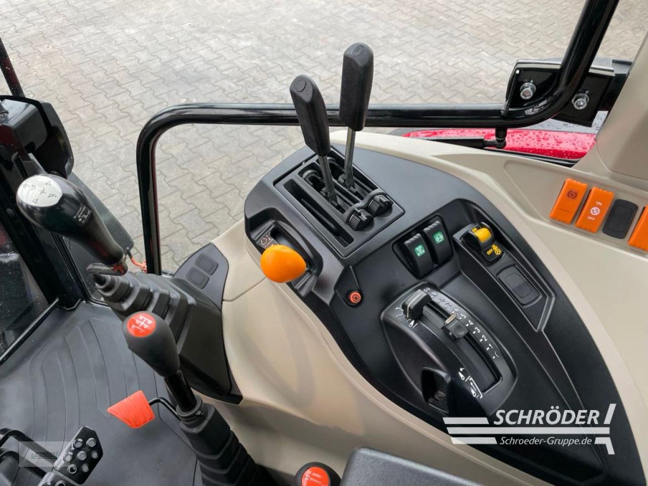 Traktor типа Massey Ferguson 4709 M CAB ESSENTIAL, Gebrauchtmaschine в Wildeshausen (Фотография 15)