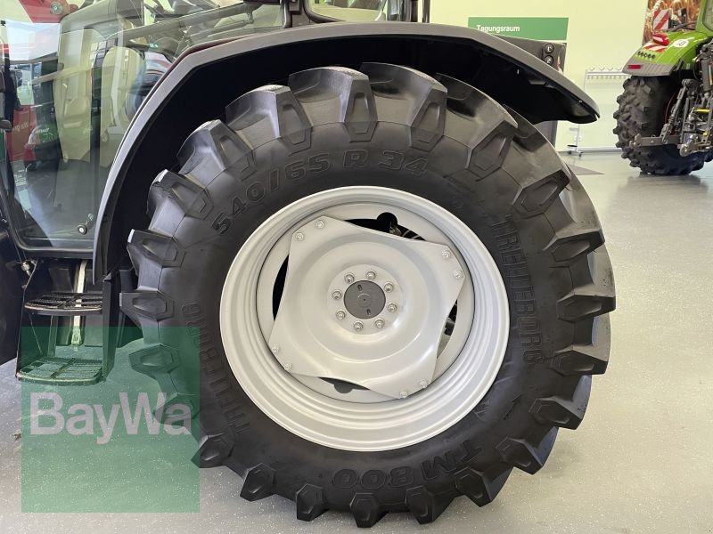 Traktor van het type Massey Ferguson 4709 M DYNA-2 ESSENTIAL, Gebrauchtmaschine in Bamberg (Foto 19)