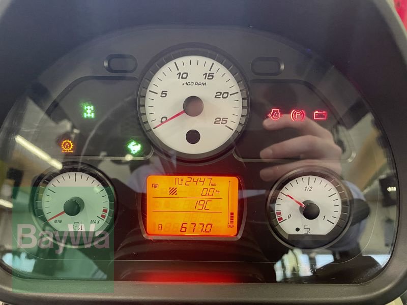 Traktor van het type Massey Ferguson 4709 M DYNA-2 ESSENTIAL, Gebrauchtmaschine in Bamberg (Foto 14)