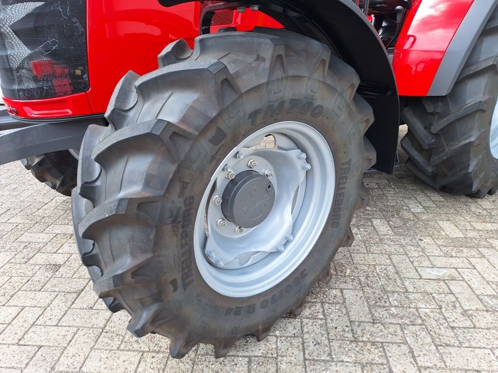Traktor des Typs Massey Ferguson 4709-M DYNA-2, Neumaschine in MARIENHEEM (Bild 8)