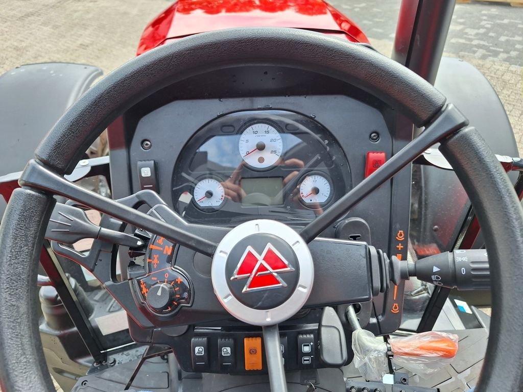 Traktor des Typs Massey Ferguson 4709-M DYNA-2, Neumaschine in MARIENHEEM (Bild 11)