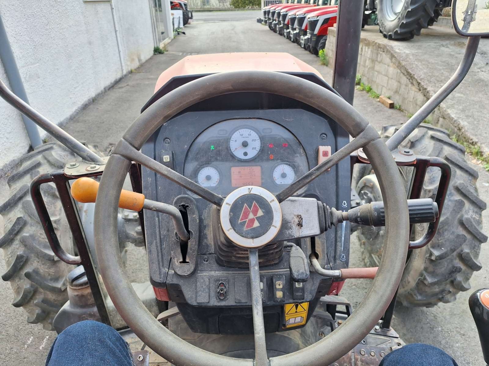 Traktor of the type Massey Ferguson 4709, Gebrauchtmaschine in UCHAUD (Picture 8)