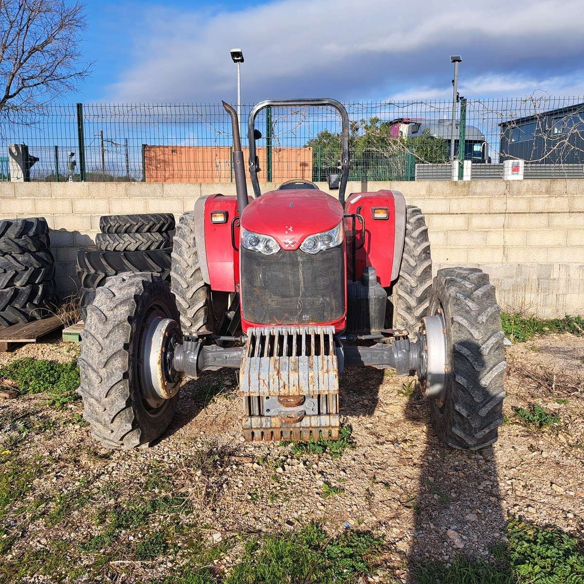 Traktor типа Massey Ferguson 4709, Gebrauchtmaschine в UCHAUD (Фотография 2)