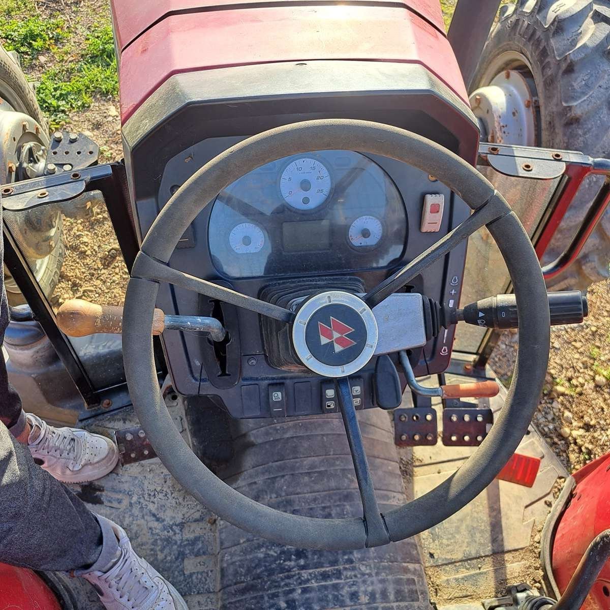 Traktor типа Massey Ferguson 4709, Gebrauchtmaschine в UCHAUD (Фотография 10)