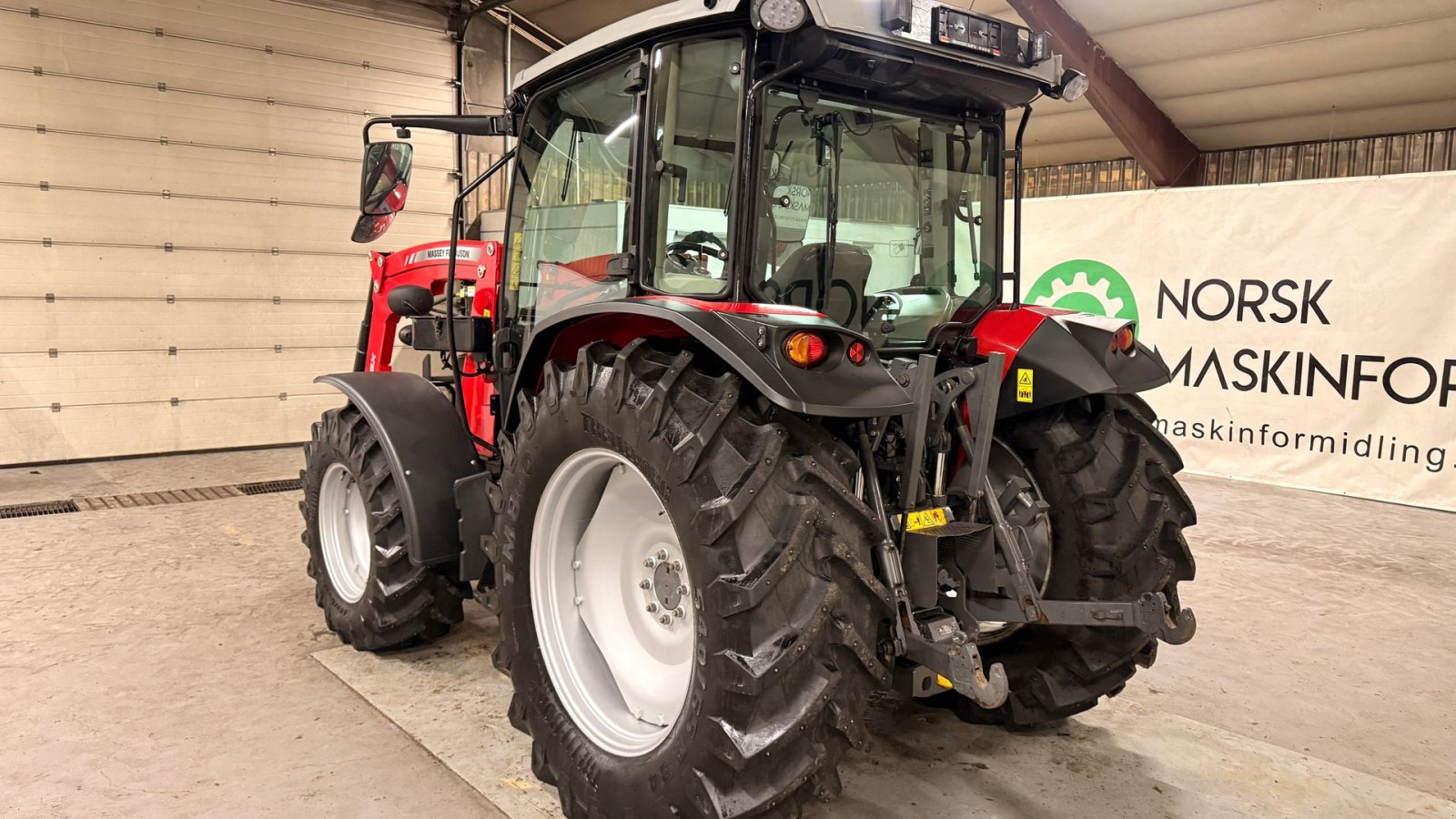 Traktor Türe ait Massey Ferguson 4709, Gebrauchtmaschine içinde Ølen (resim 3)