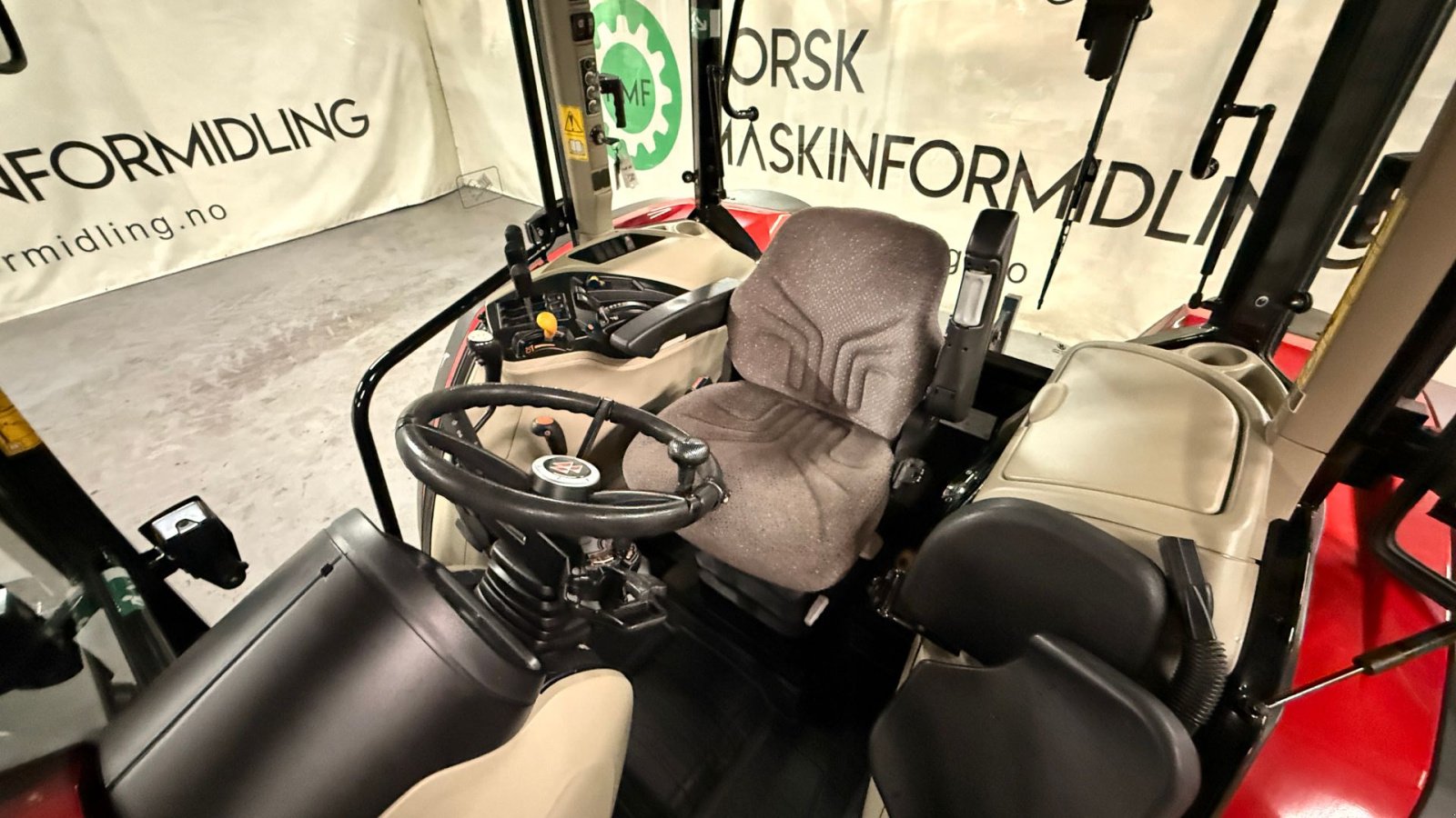 Traktor Türe ait Massey Ferguson 4709, Gebrauchtmaschine içinde Ølen (resim 13)