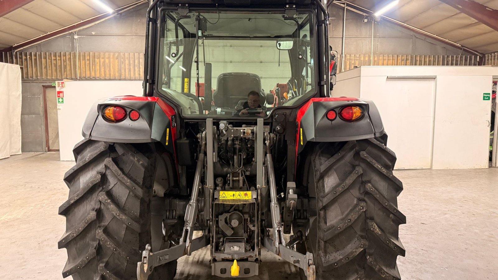 Traktor Türe ait Massey Ferguson 4709, Gebrauchtmaschine içinde Ølen (resim 4)