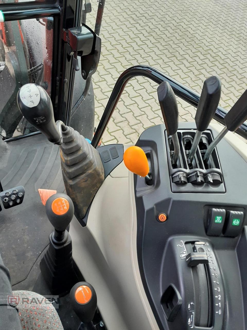 Traktor of the type Massey Ferguson 4709M Cab, Gebrauchtmaschine in Sulingen (Picture 12)