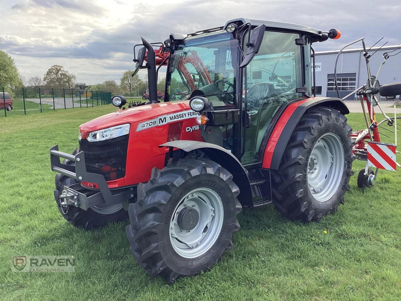 Traktor типа Massey Ferguson 4709M Cab, Neumaschine в Sulingen (Фотография 1)