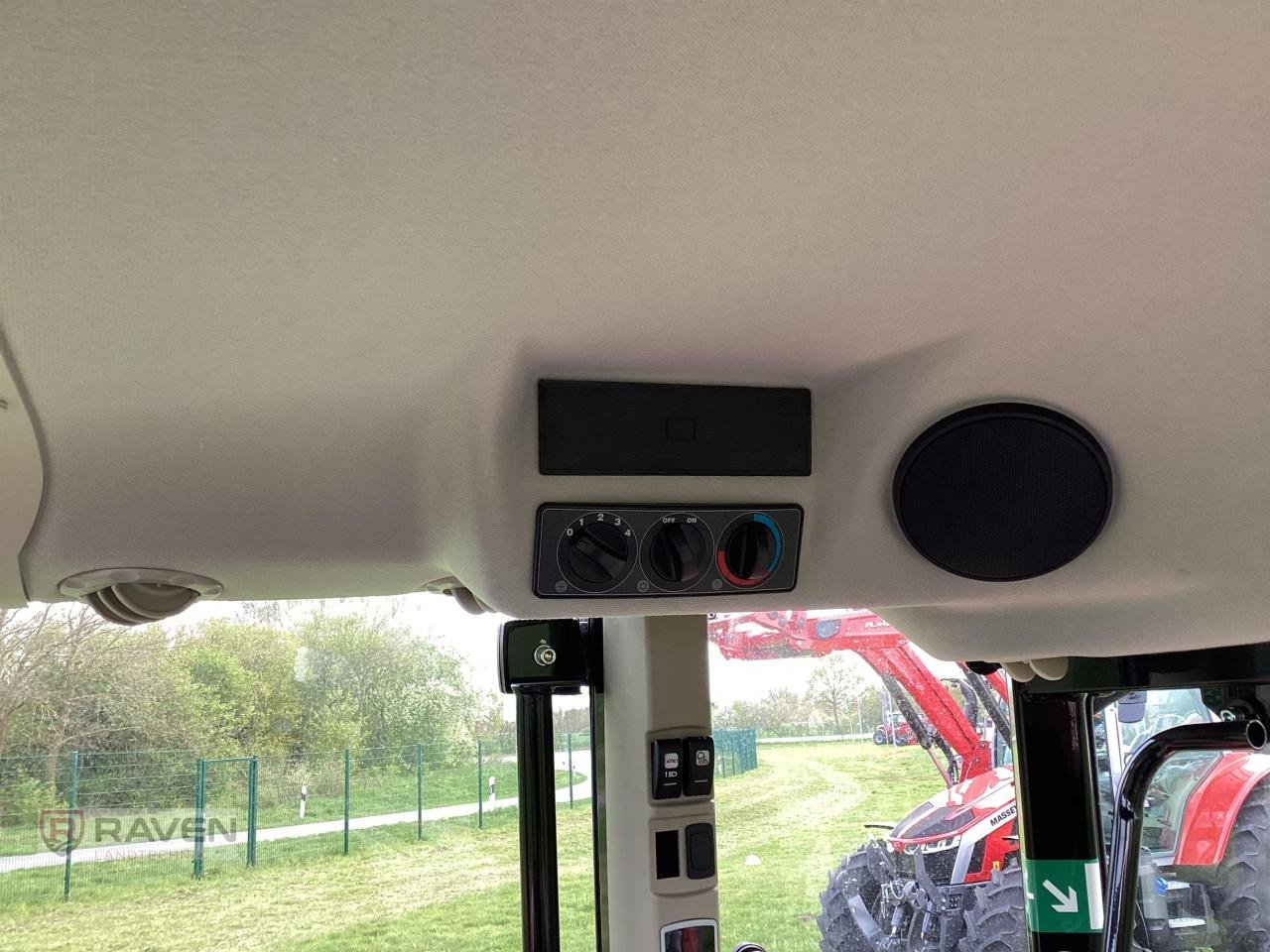 Traktor типа Massey Ferguson 4709M Cab, Neumaschine в Sulingen (Фотография 12)