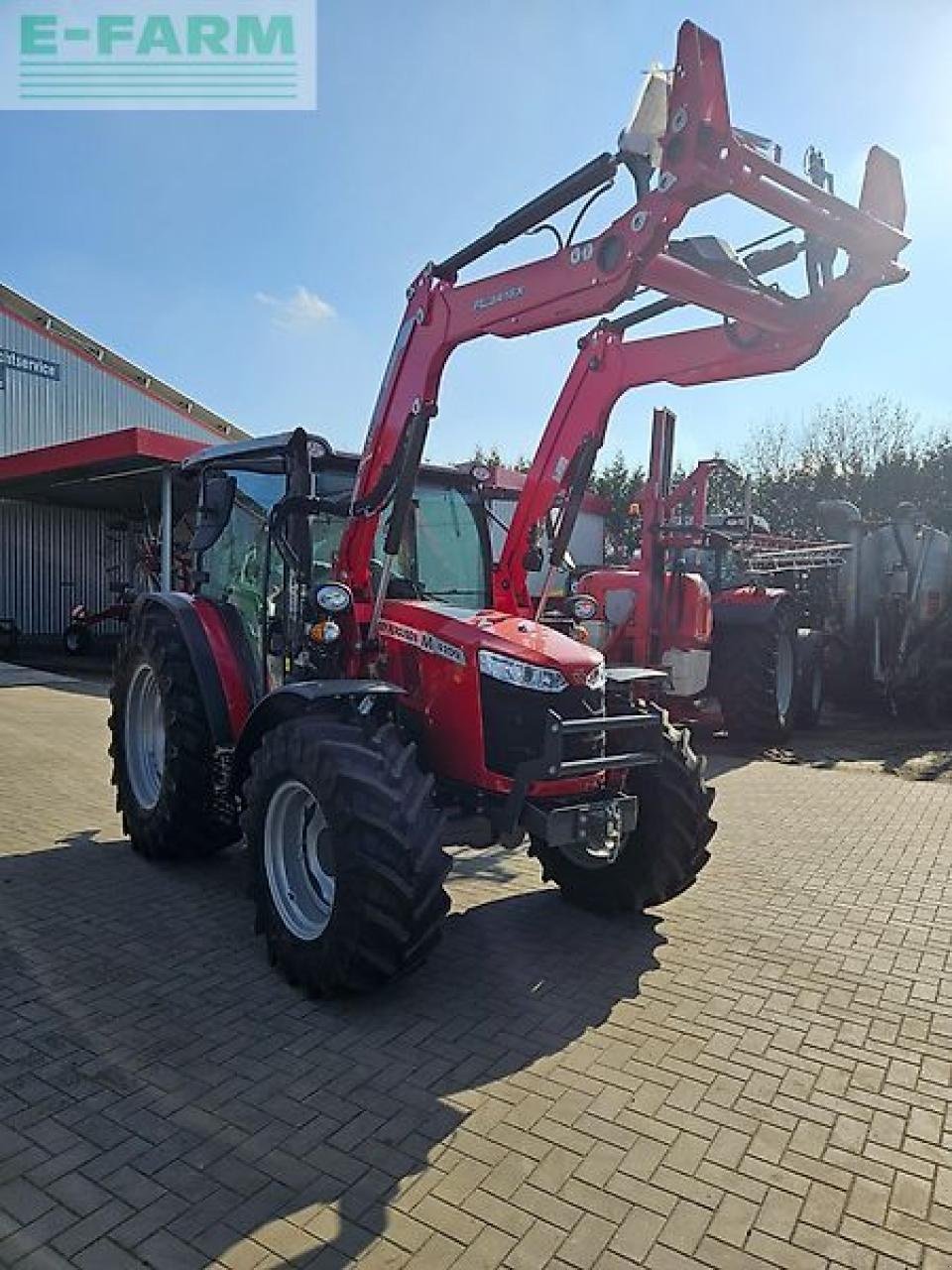 Traktor des Typs Massey Ferguson 4709m dyna-2, Gebrauchtmaschine in STAPEL (Bild 1)