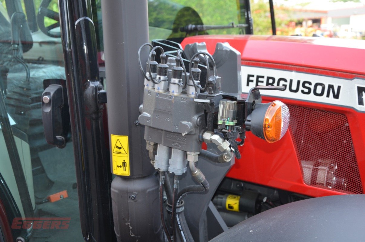 Traktor des Typs Massey Ferguson 4710 M Cab Essential, Neumaschine in Suhlendorf (Bild 9)