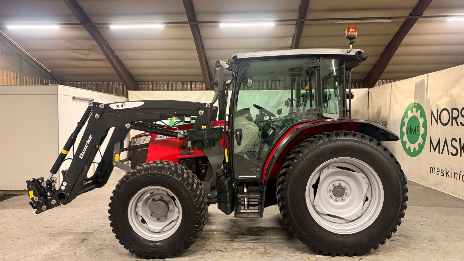 Traktor van het type Massey Ferguson 4710M, Gebrauchtmaschine in Ølen (Foto 2)