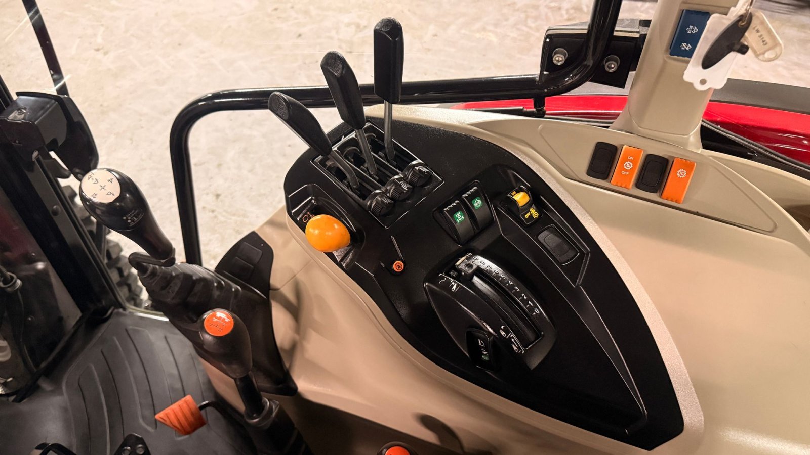 Traktor van het type Massey Ferguson 4710M, Gebrauchtmaschine in Ølen (Foto 14)