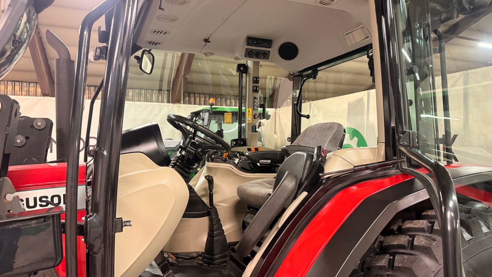 Traktor van het type Massey Ferguson 4710M, Gebrauchtmaschine in Ølen (Foto 12)