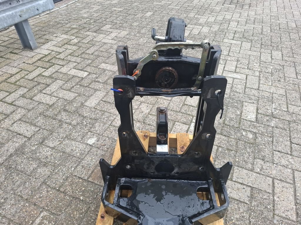 Traktor типа Massey Ferguson 5400-SERIE TREKHAAKFRAME, Gebrauchtmaschine в MARIENHEEM (Фотография 5)