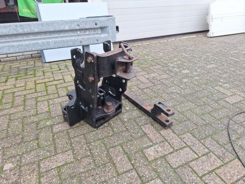 Traktor del tipo Massey Ferguson 5400-SERIE TREKHAAKFRAME, Gebrauchtmaschine en MARIENHEEM