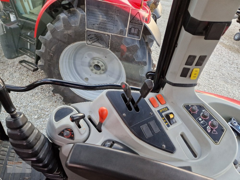 Traktor des Typs Massey Ferguson 5410, Gebrauchtmaschine in Pfoerring (Bild 6)