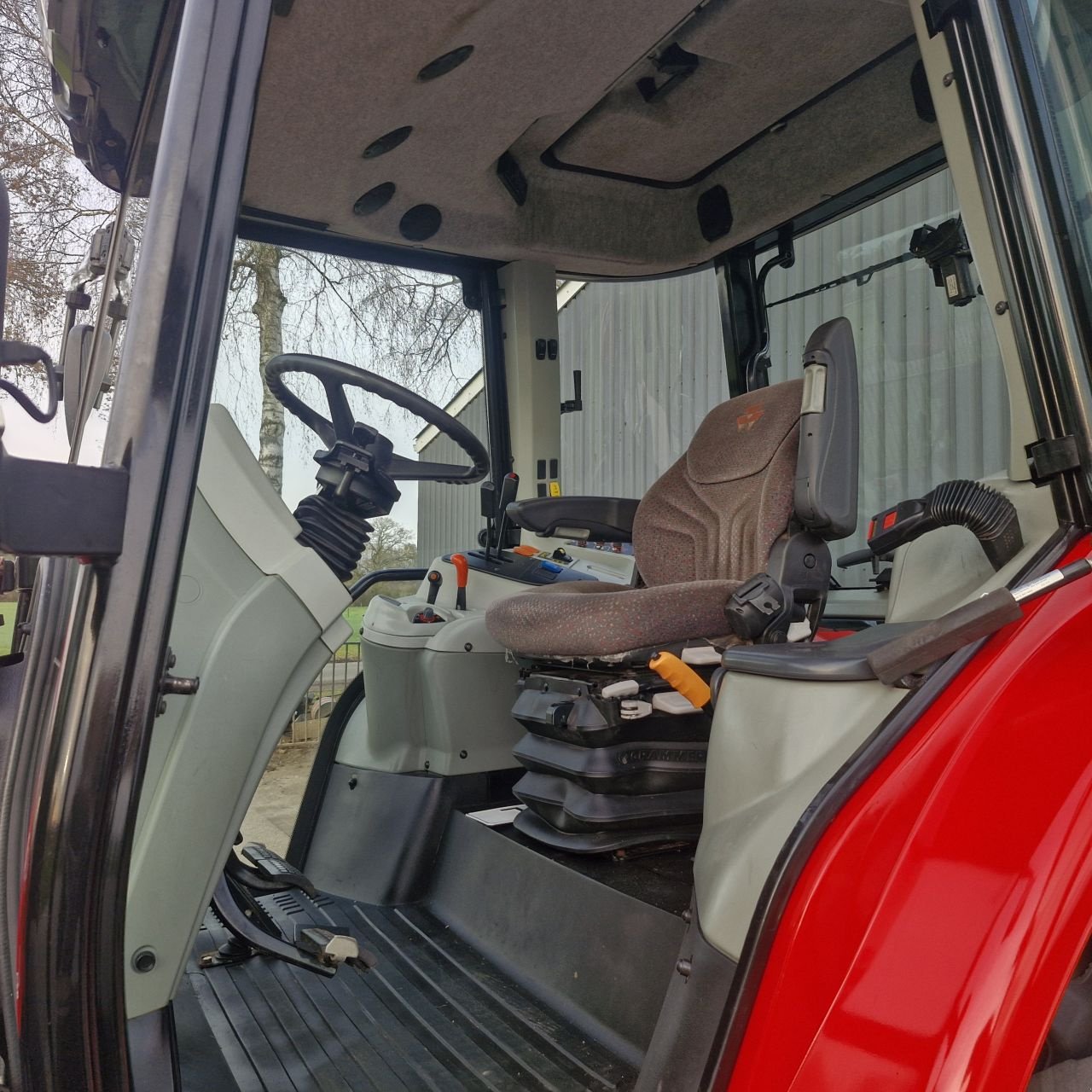 Traktor типа Massey Ferguson 5430 Dyna 4, Gebrauchtmaschine в Daarle (Фотография 9)