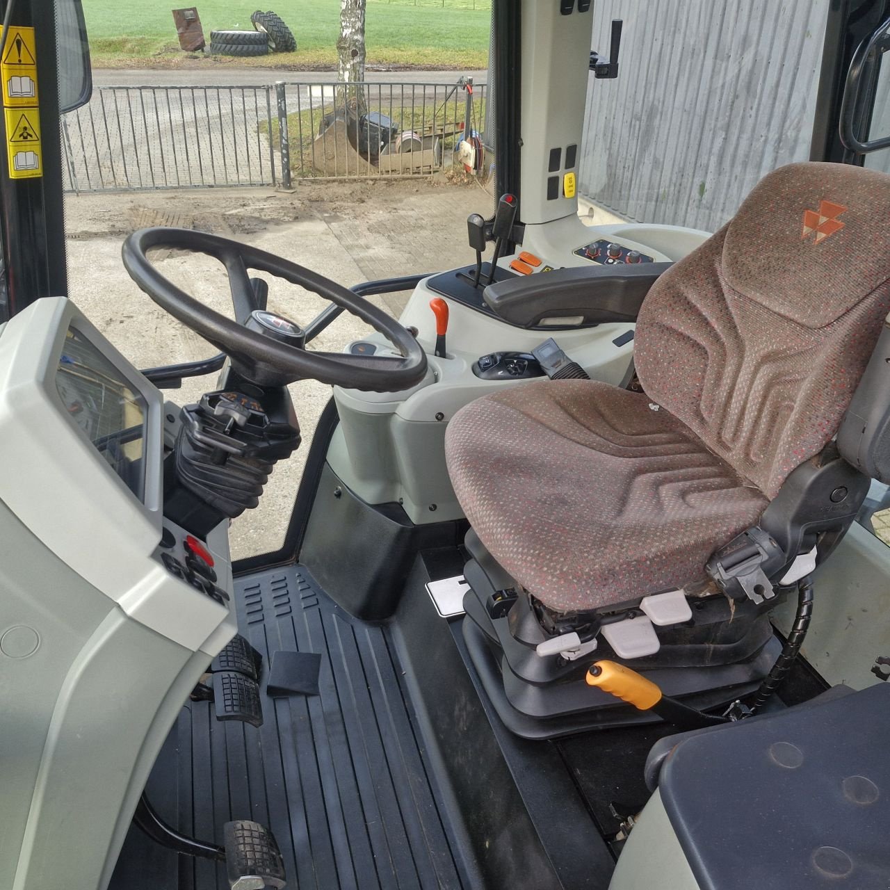 Traktor типа Massey Ferguson 5430 Dyna 4, Gebrauchtmaschine в Daarle (Фотография 8)