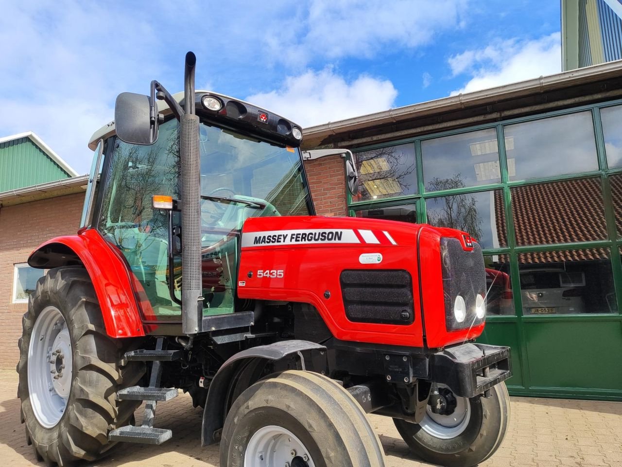 Traktor типа Massey Ferguson 5435, Gebrauchtmaschine в Rouveen (Фотография 1)