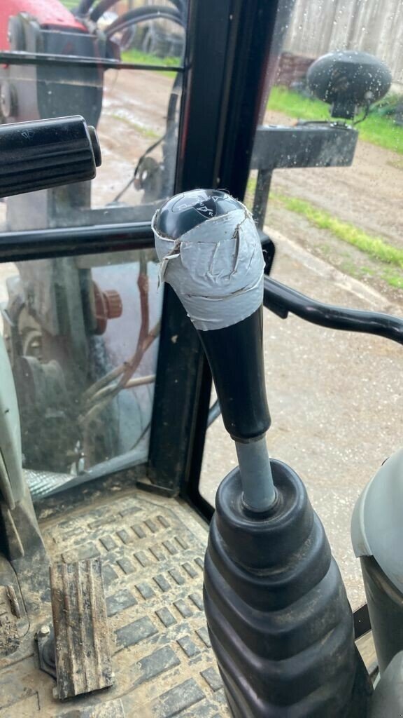 Traktor of the type Massey Ferguson 5440 DYNA 4 CHARGEUR, Gebrauchtmaschine in VAROIS & CHAIGNOT (Picture 8)