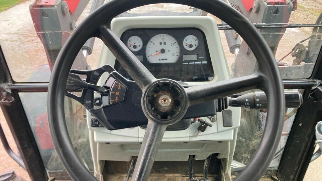 Traktor of the type Massey Ferguson 5440 DYNA 4 CHARGEUR, Gebrauchtmaschine in VAROIS & CHAIGNOT (Picture 9)