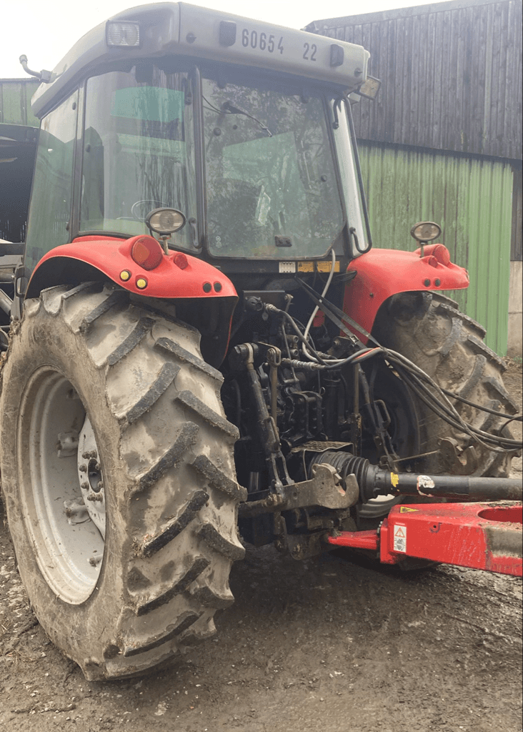Traktor типа Massey Ferguson 5445 4RM, Gebrauchtmaschine в TREMEUR (Фотография 3)