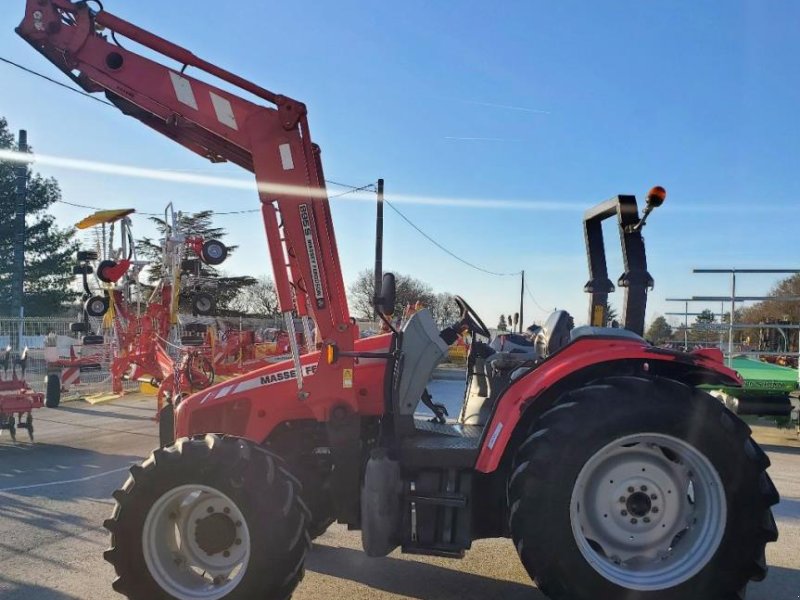 Traktor tip Massey Ferguson 5445 + CHARGEUR, Gebrauchtmaschine in Montauban (Poză 1)