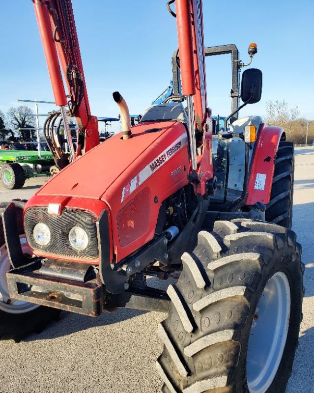 Traktor des Typs Massey Ferguson 5445 + CHARGEUR, Gebrauchtmaschine in Montauban (Bild 2)