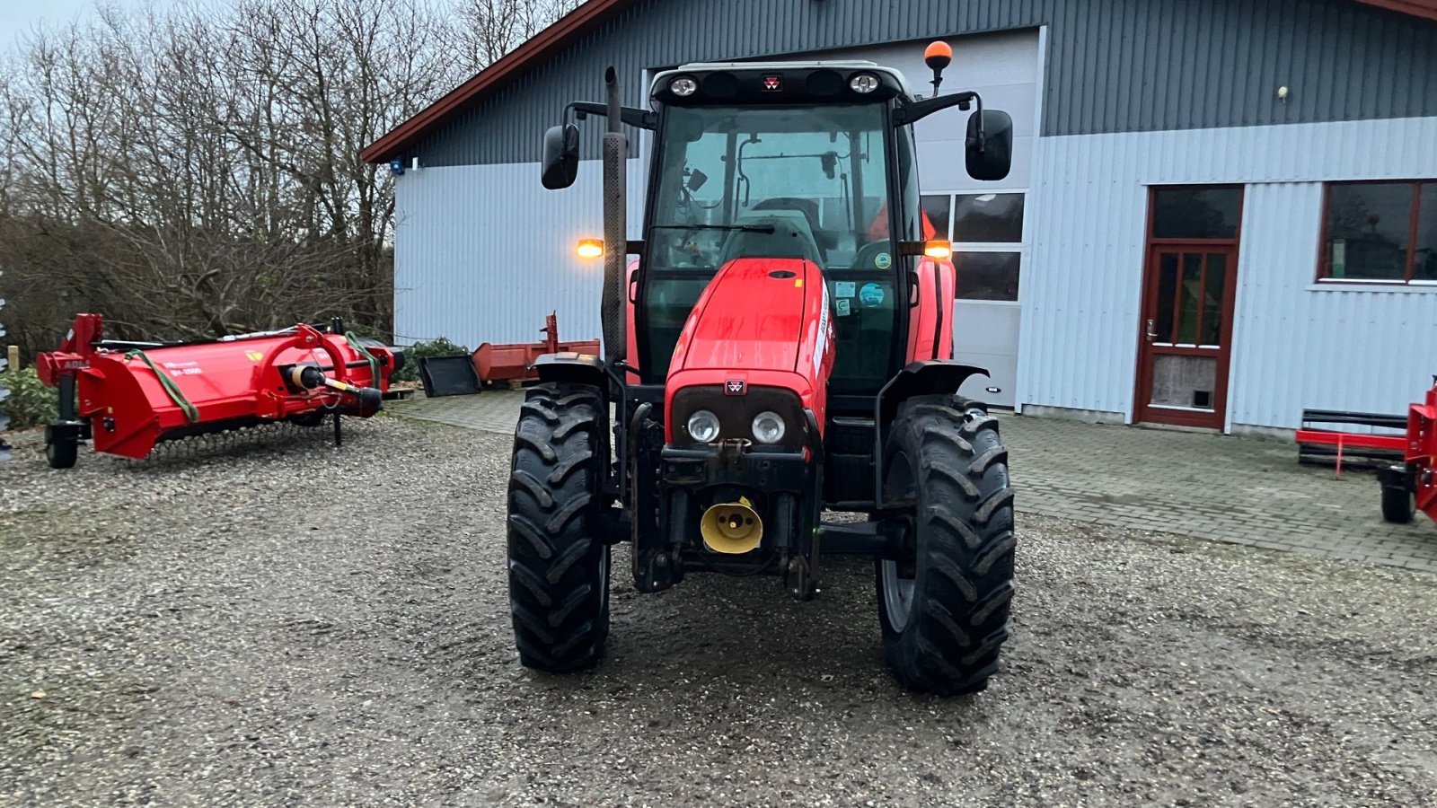Traktor des Typs Massey Ferguson 5445 dyna 4, Gebrauchtmaschine in Svenstrup J (Bild 2)