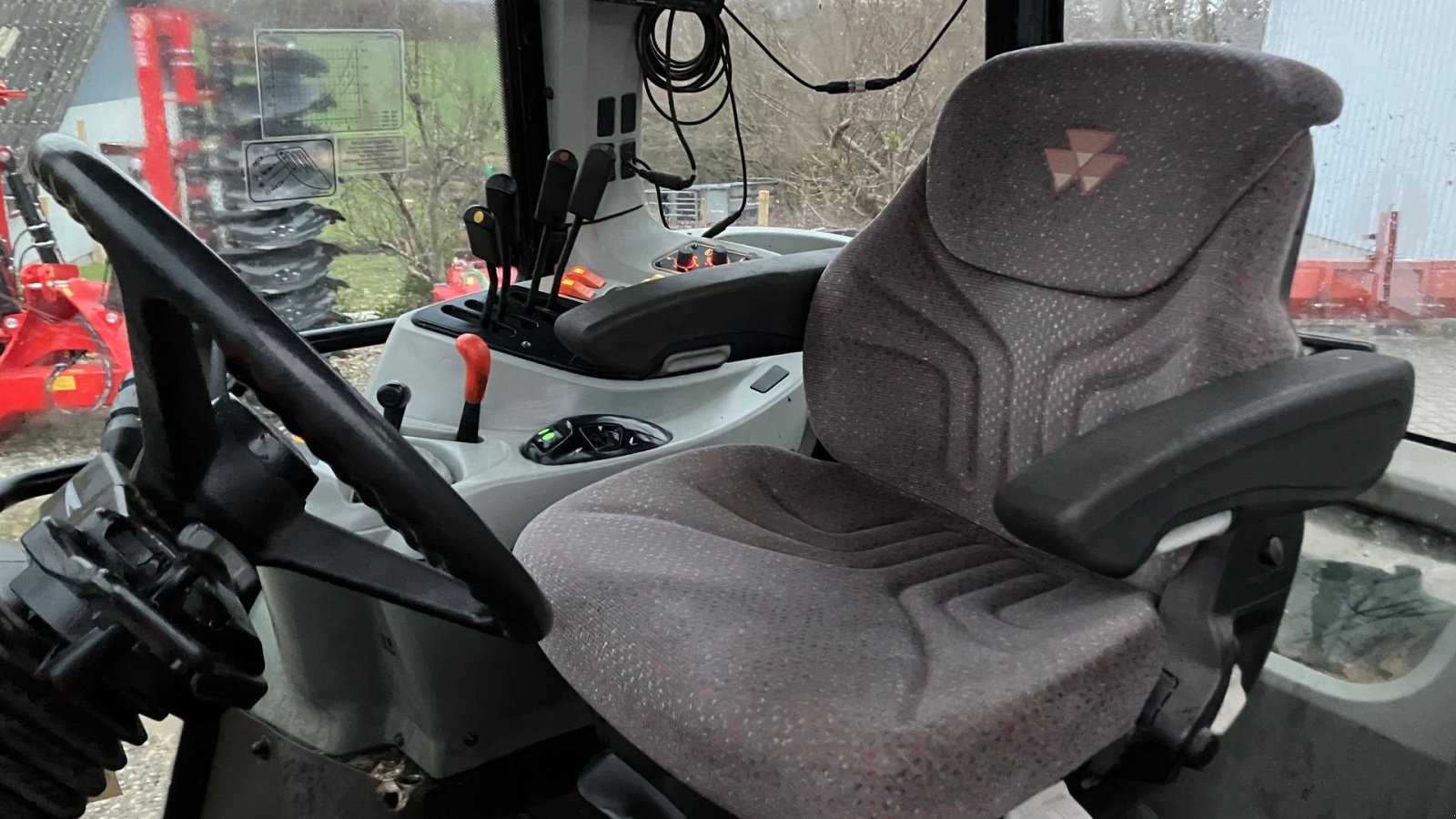 Traktor des Typs Massey Ferguson 5445 dyna 4, Gebrauchtmaschine in Svenstrup J (Bild 6)