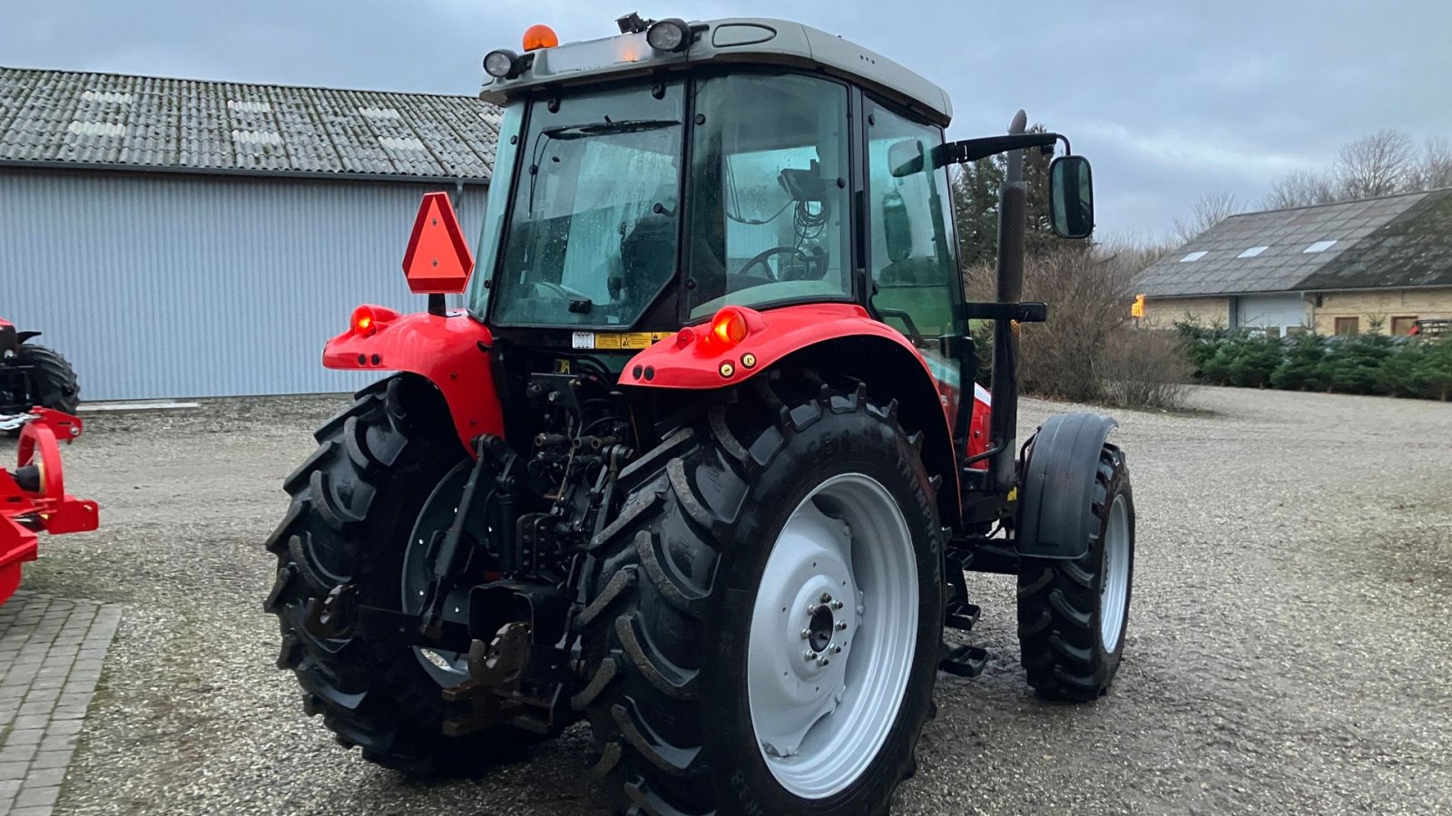 Traktor des Typs Massey Ferguson 5445 dyna 4, Gebrauchtmaschine in Svenstrup J (Bild 4)