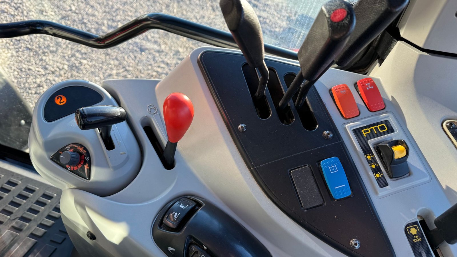 Traktor typu Massey Ferguson 5455 Dyna - 4, Gebrauchtmaschine w Hadsten (Zdjęcie 15)