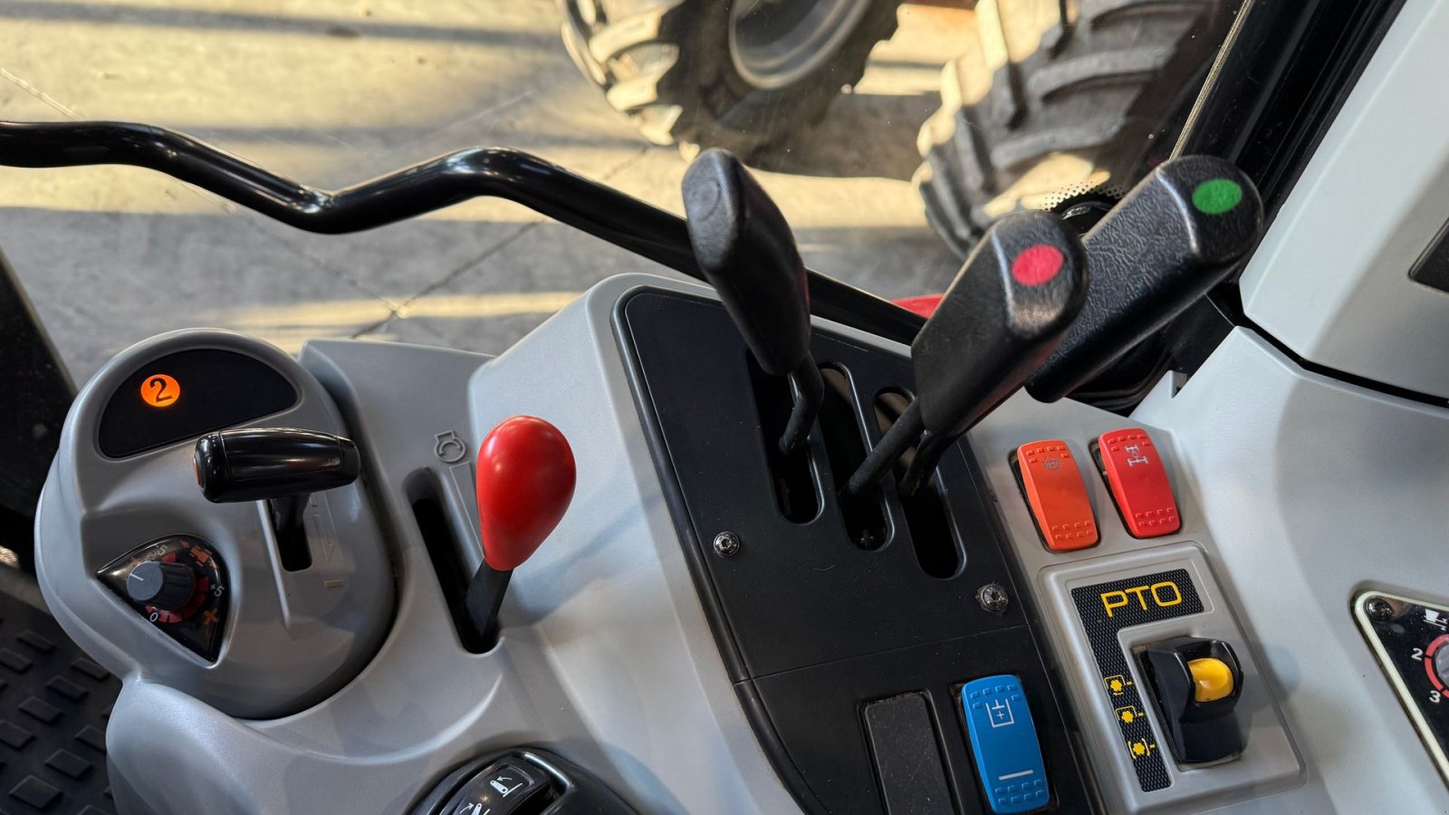 Traktor typu Massey Ferguson 5455 Dyna - 4, Gebrauchtmaschine w Hadsten (Zdjęcie 24)