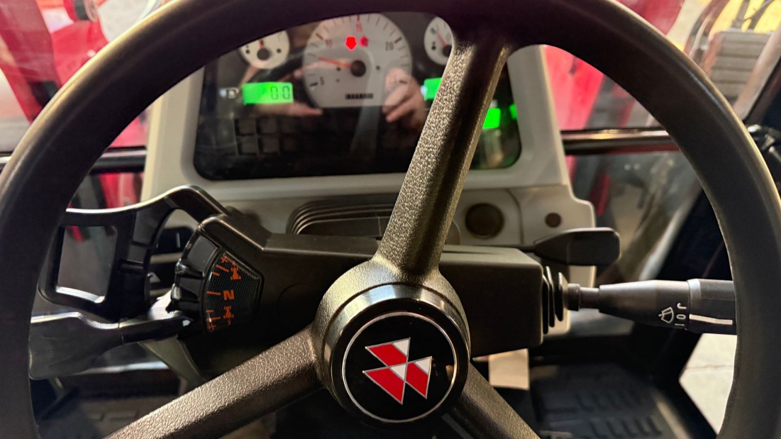 Traktor typu Massey Ferguson 5455 Dyna - 4, Gebrauchtmaschine w Hadsten (Zdjęcie 19)