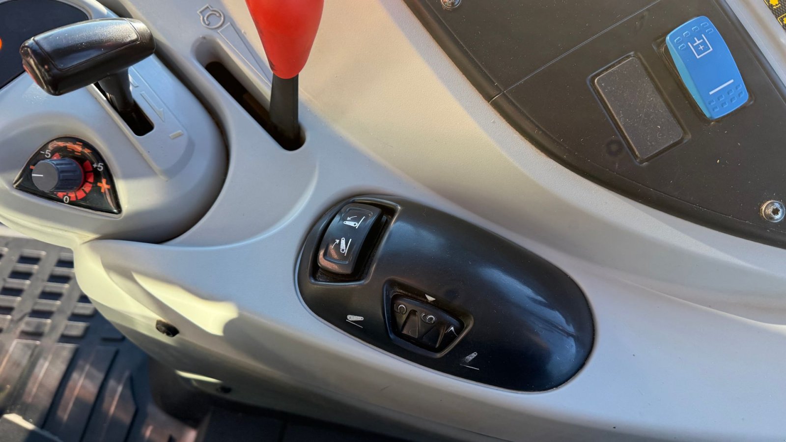 Traktor typu Massey Ferguson 5455 Dyna - 4, Gebrauchtmaschine w Hadsten (Zdjęcie 17)